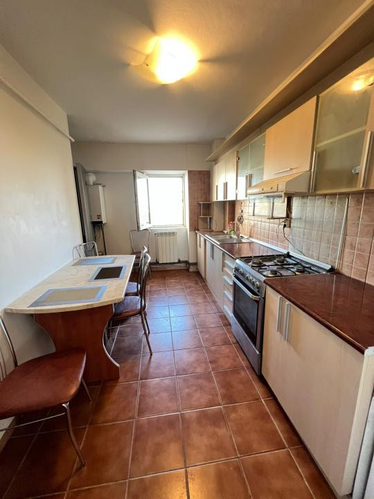 Apartament cu 4 camere transformat in 3 Arcu - Gara 
