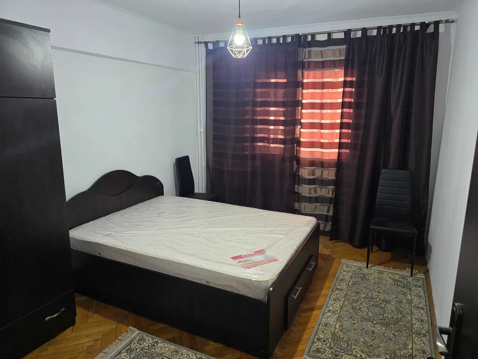 Apartament 3 camere decomandat – Centru-Gara