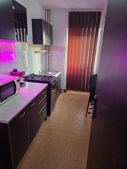 Apartament 3 camere decomandat – Centru-Gara