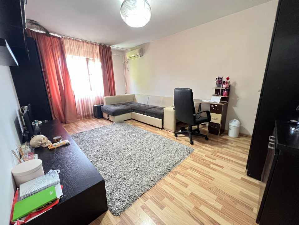 Apartament 1 camera decomandat Podul de Fier -Targu Cucu