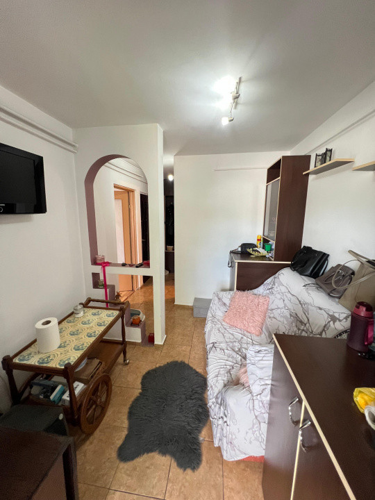 Apartament 1 camera decomandat Podul de Fier -Targu Cucu