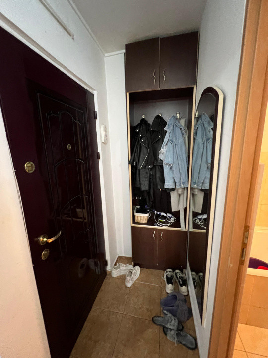 Apartament 1 camera decomandat Podul de Fier -Targu Cucu