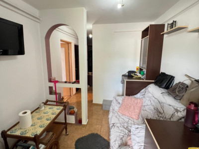 Apartament 1 camera decomandat Podul de Fier -Targu Cucu