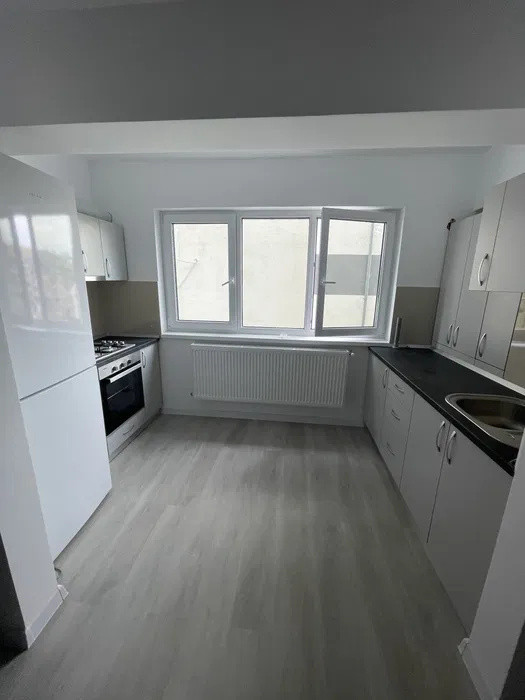 Apartament 3 camere decomandat – Rediu, aproape de capăt Păcurari