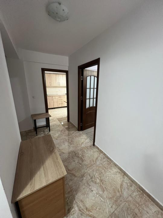 APARTAMENT 2 CAMERE, BLOC NOU, MOBILAT SI UTILAT, loc parcare și boxa