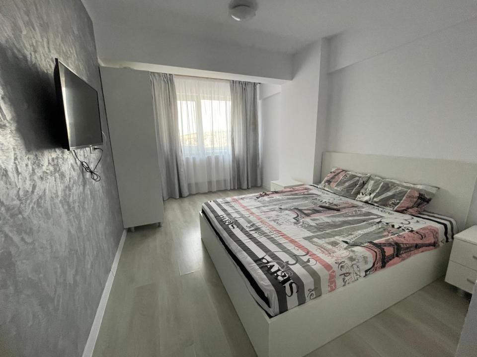 Apartament 3 camere decomandat  zona  Rond Păcurari, parcare inclusa