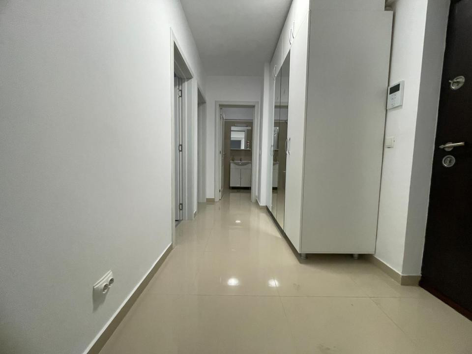 Apartament 3 camere decomandat  zona  Rond Păcurari, parcare inclusa