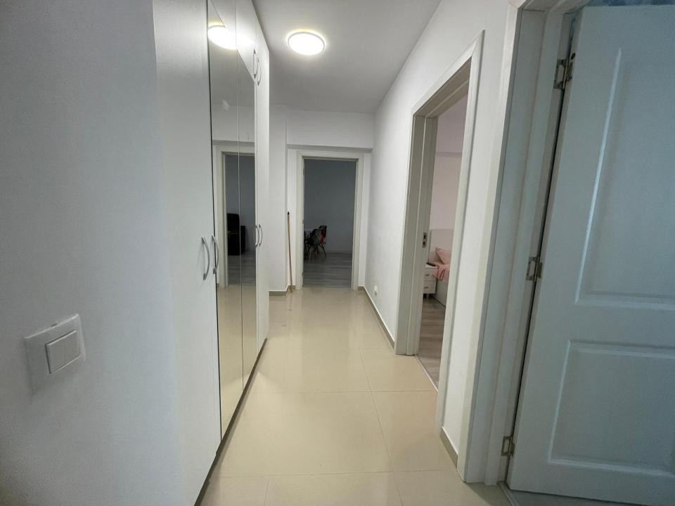 Apartament 3 camere decomandat  zona  Rond Păcurari, parcare inclusa