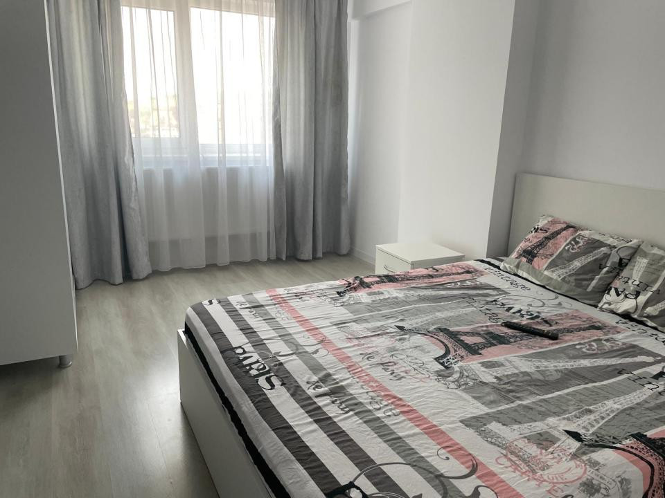 Apartament 3 camere decomandat  zona  Rond Păcurari, parcare inclusa