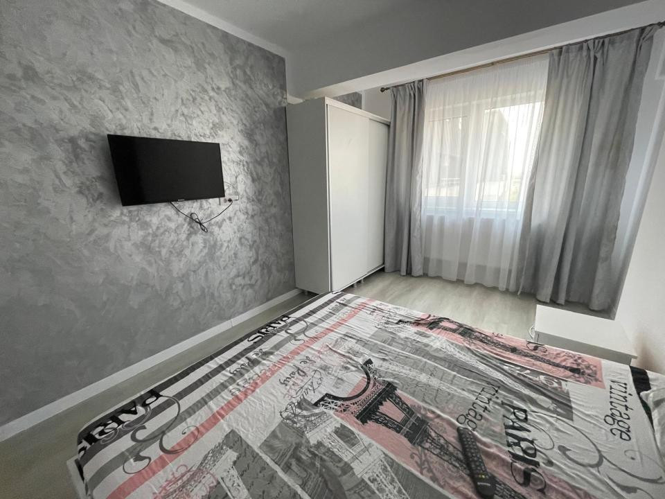 Apartament 3 camere decomandat  zona  Rond Păcurari, parcare inclusa