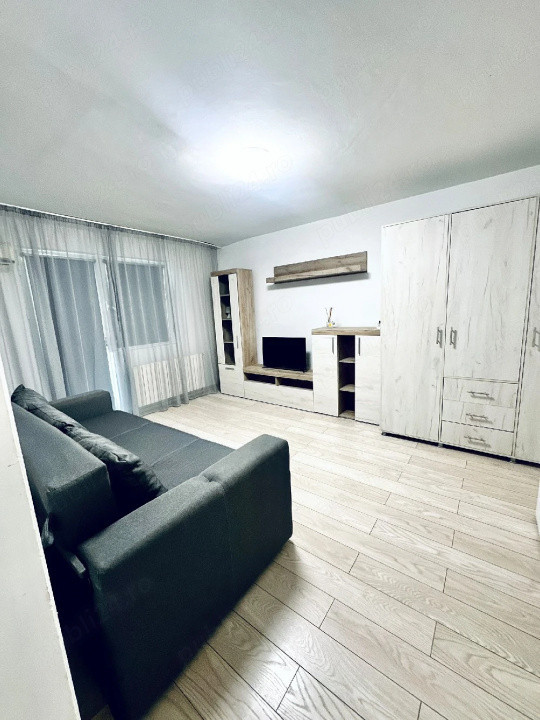 Apartament cu 1 cameră decomandat  ,38 mp , zona Garii