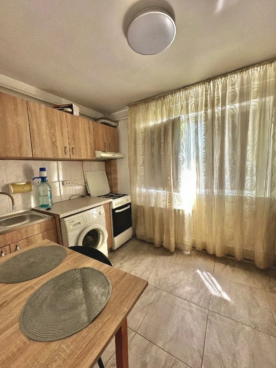 Apartament cu 1 cameră decomandat  ,38 mp , zona Garii