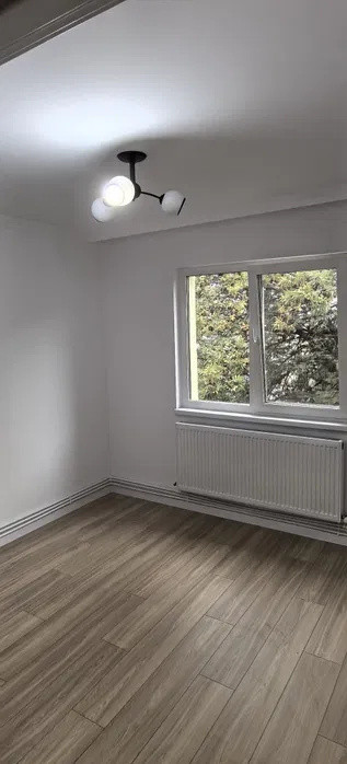 Apartament 2 camere, etaj3/4, renovat, fra risc, Dacia zona Lidl,negociabil
