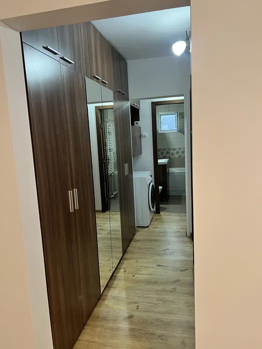 APARTAMENT 2 CAM , SEMIDECOMANDAT, ETAJ 3, MIRCEA CEL BATRAN, PARCARE