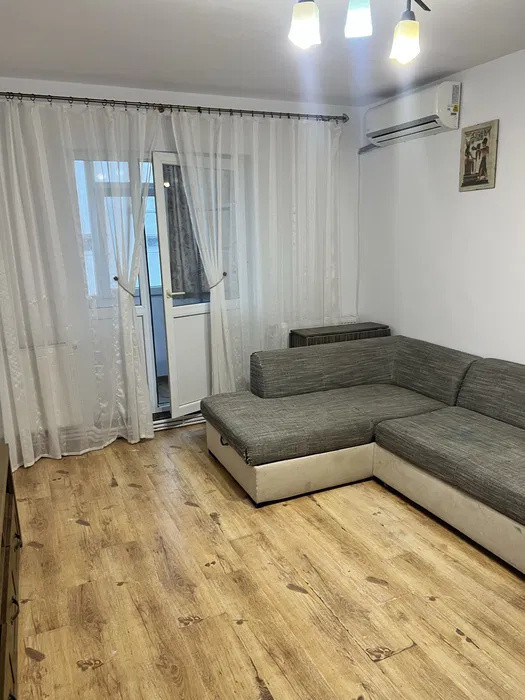 APARTAMENT 2 CAM , SEMIDECOMANDAT, ETAJ 3, MIRCEA CEL BATRAN, PARCARE