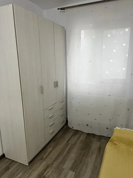 APARTAMENT 2 CAM , SEMIDECOMANDAT, ETAJ 3, MIRCEA CEL BATRAN, PARCARE