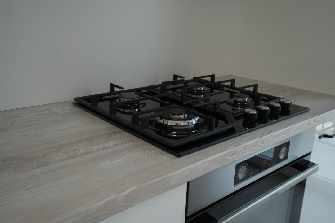 APARTAMENT 3 CAMERE DECOMANDAT MOBILAT, BLOC NOU, LUX