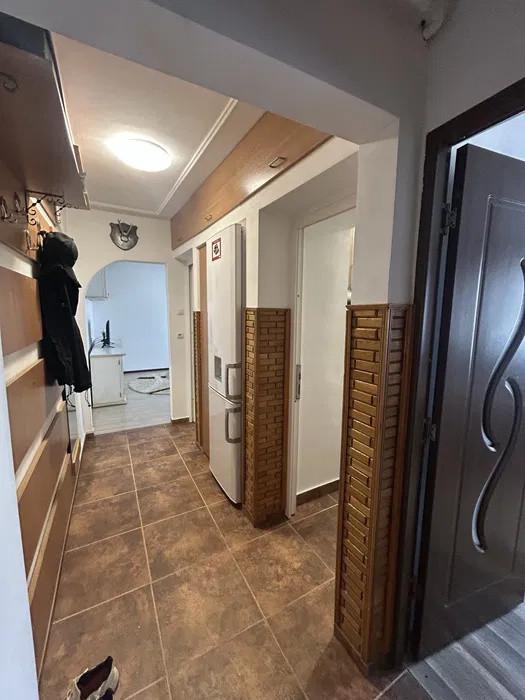 APARTAMENT 3 CAMERE, ETAJ 3/4, MOBILAT SI UTILAT, PRIMA CHIRIE, ROND ZIMBRU