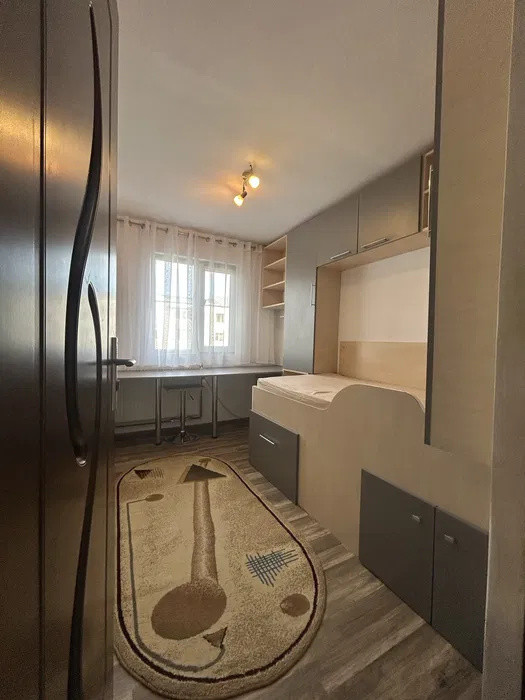 APARTAMENT 3 CAMERE, ETAJ 3/4, MOBILAT SI UTILAT, PRIMA CHIRIE, ROND ZIMBRU