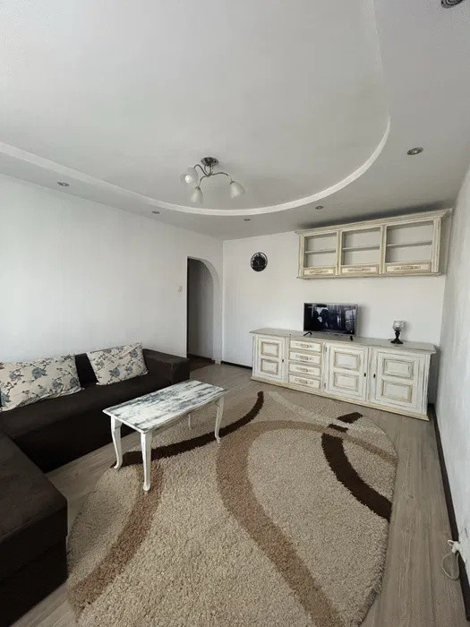 APARTAMENT 3 CAMERE, ETAJ 3/4, MOBILAT SI UTILAT, PRIMA CHIRIE, ROND ZIMBRU