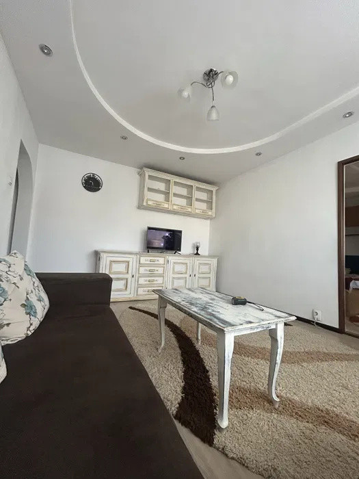 APARTAMENT 3 CAMERE, ETAJ 3/4, MOBILAT SI UTILAT, PRIMA CHIRIE, ROND ZIMBRU