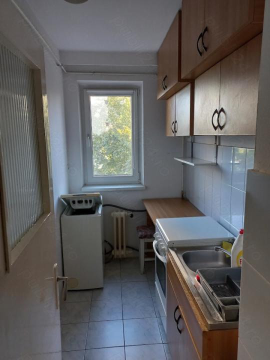 Apartament cu 2 camere decomandat,Alexandru, situat excelent