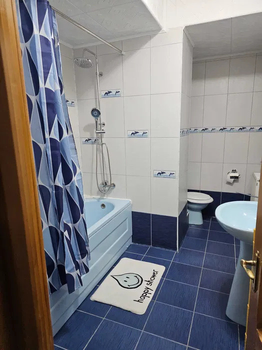 APARTAMENT CU 3 CAMERE SEMICENTRAL, 80 MP, DECOMANDAT, PARCARE PRIVATA INCLUSA 