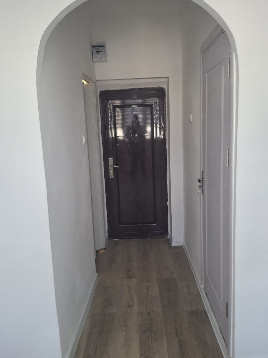 Garsoniera 21 mp, complet renovata -zona Jumbo