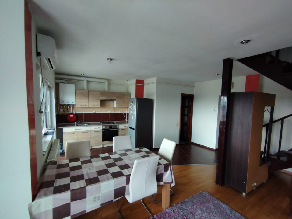 Apartament 3 camere, 2 bai, zona Oancea