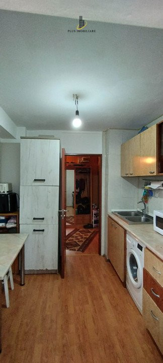 Apartament 3 camere Decomandat, Podul de Fier, et. 3/4