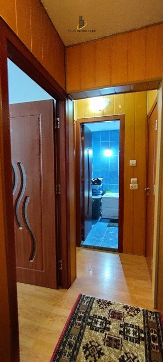 Apartament 3 camere Decomandat, Podul de Fier, et. 3/4