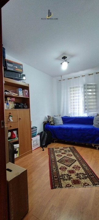 Apartament 3 camere Decomandat, Podul de Fier, et. 3/4