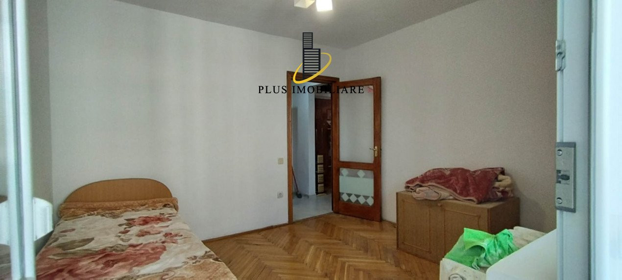 APARTAMENT 2 CAMERE, DECOMANDAT, BULEVARDUL INDEPENDENTEI, LANGA UMF, NEGOCIABIL