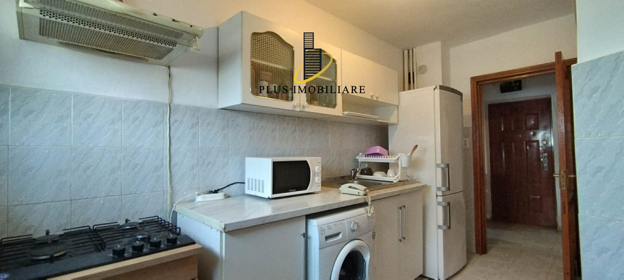 APARTAMENT 2 CAMERE, DECOMANDAT, BULEVARDUL INDEPENDENTEI, LANGA UMF, NEGOCIABIL