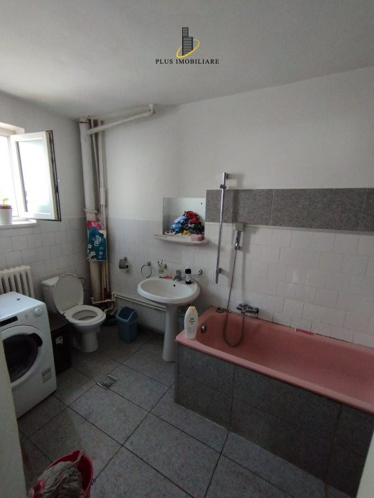 Apartament 4 camere Pacurari-Rond 2000