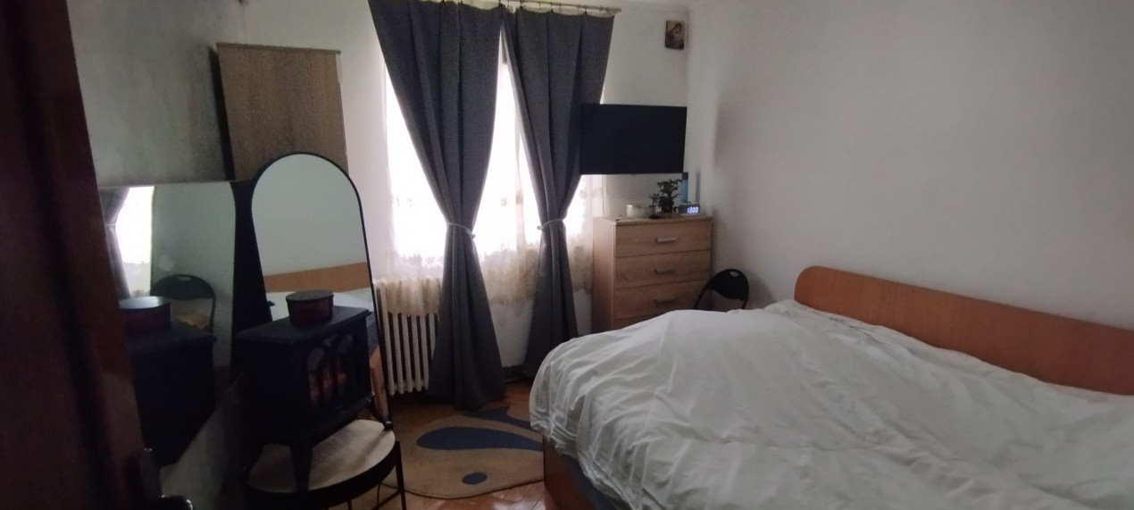 APARTAMENT 2 CAMERA, SEMIDECOMANDAT, MOBILAT SI UTILAT, PODU ROS