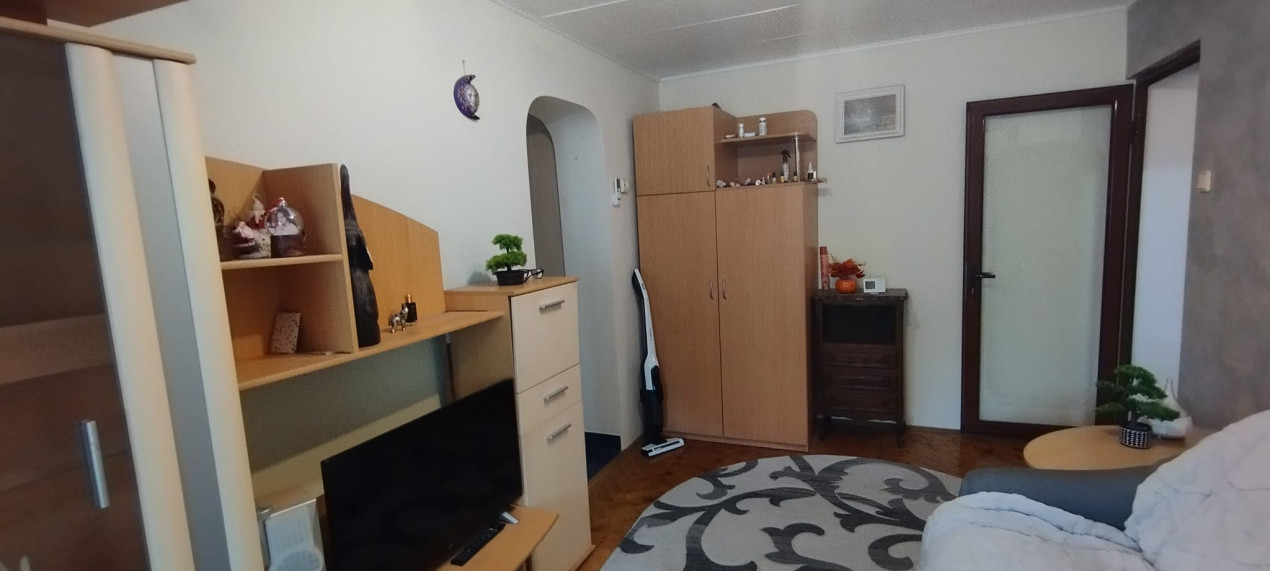 APARTAMENT 2 CAMERA, SEMIDECOMANDAT, MOBILAT SI UTILAT, PODU ROS