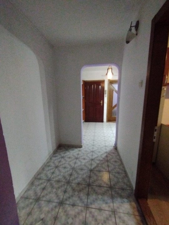 Apartament 3 camere decomandat Canta etaj 1 2 balcoane