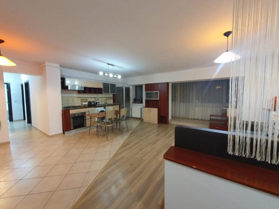 Apartament 3 camere 2 bai spatios Gara - Billa - Arcu