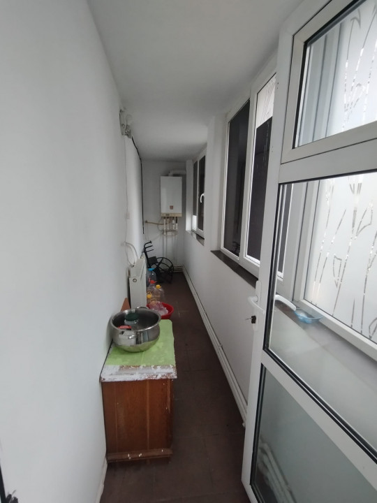 Apartament 3 camere renovat si mobilat 16mp balcon Arcu-Gara