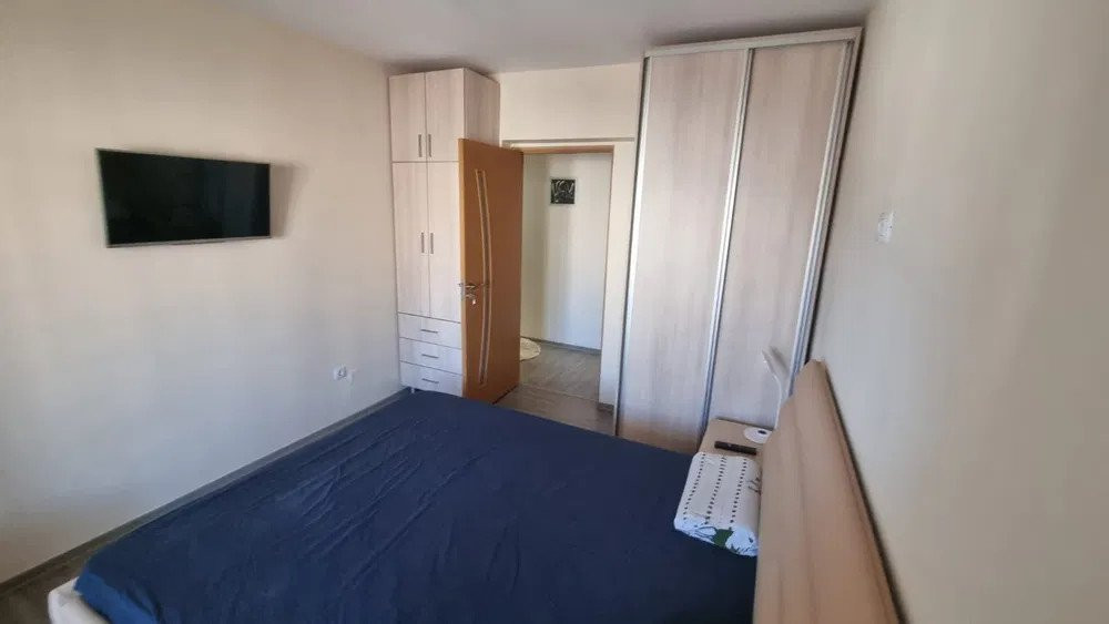 APARTAMENT 2 CAMERE, DECOMANDAT, MOBILAT SI UTILAT