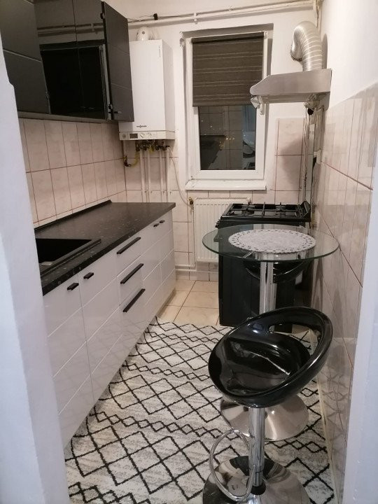 APARTAMENT 2 CAMERE, MOBILAT SI UTILAT IDEAL INVESTITIE GARA KOSAROM