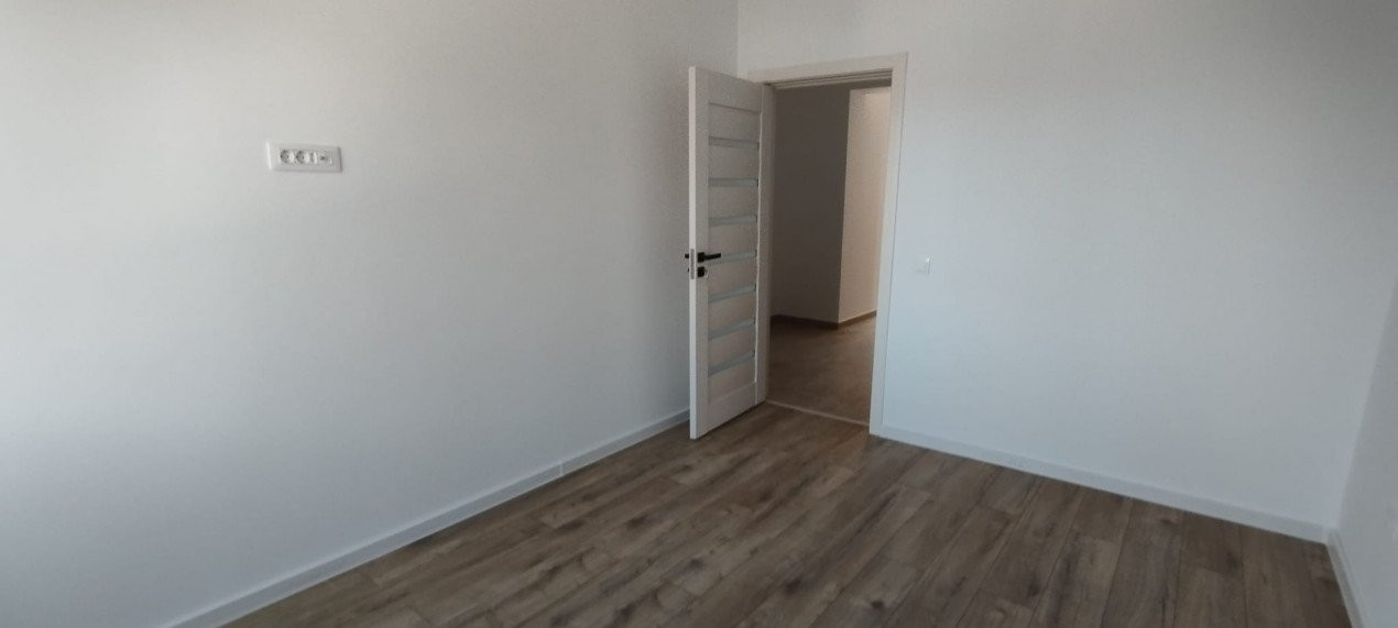 APARTAMENT 3 CAMERE, DECOMANDAT, BOC TIP VILA, NOU, ETAJ 1