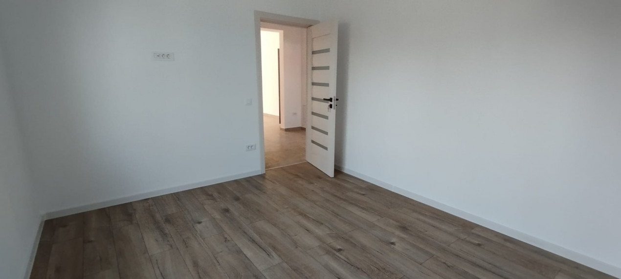 APARTAMENT 3 CAMERE, DECOMANDAT, BOC TIP VILA, NOU, ETAJ 1