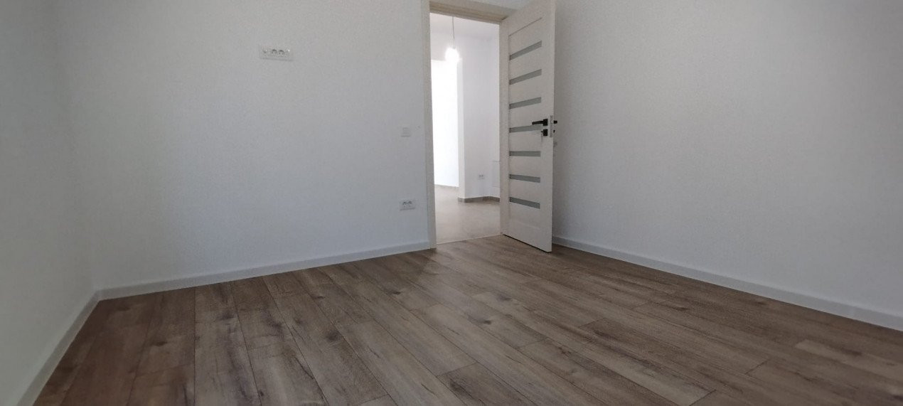 APARTAMENT 3 CAMERE, DECOMANDAT, BLOC TIP VILA, NOU, GRADINA 150 MP + TERASA