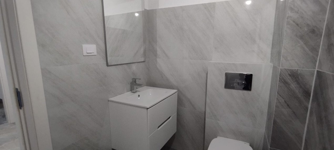 APARTAMENT 3 CAMERE, DECOMANDAT, BLOC TIP VILA, NOU, GRADINA 150 MP + TERASA