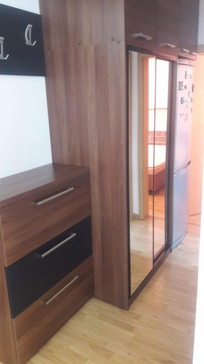 APARTAMENT 2 CAMERE,APROAPE ROND PACURARI, LOC DE PARCARE INCLUS