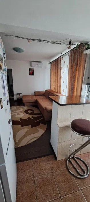 APARTAMENT 3 CAMERE, DECOMANDAT,MOBILAT,FOARTE APROAPE DE PALAS