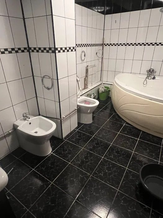 Apartament 3 camere 2 bai decomandat Gara- Arcu